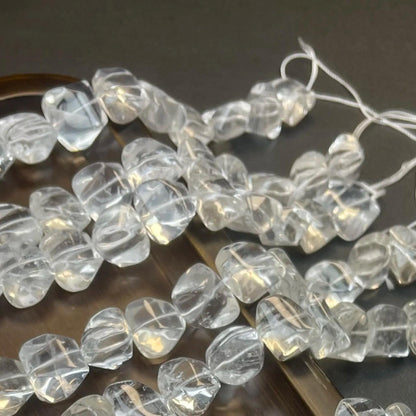Natürliche weiße Quarznugget-Perlen 13–14 mm | Brasilianischer klarer Kristallstrang 38 cm · Ungeschliffene facettierte Edelsteinperlen zur DIY-Schmuckherstellung