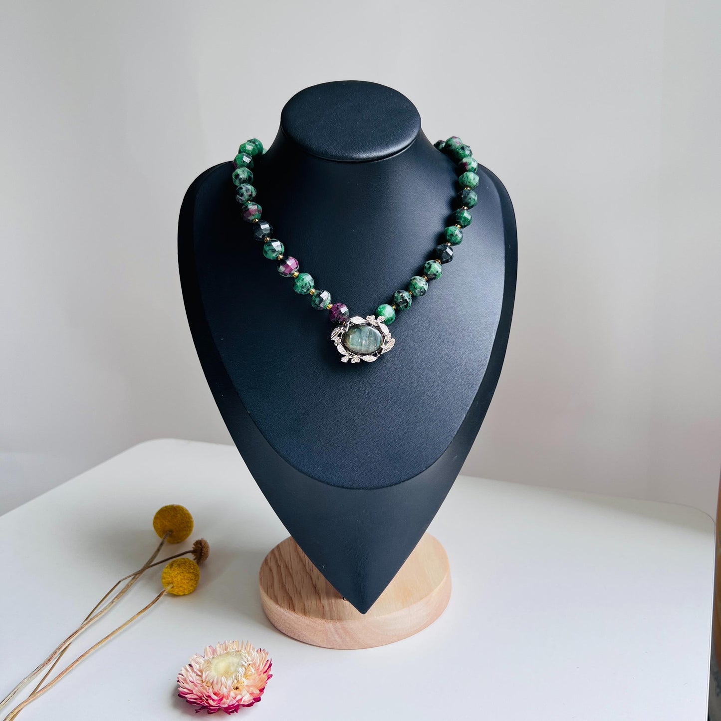 Große Smaragd-Perlenkette im Zauberwald-Stil | Labradorit spiritueller Anhänger | Vintage Gothic Schmuck | Einzigartiges Geschenk