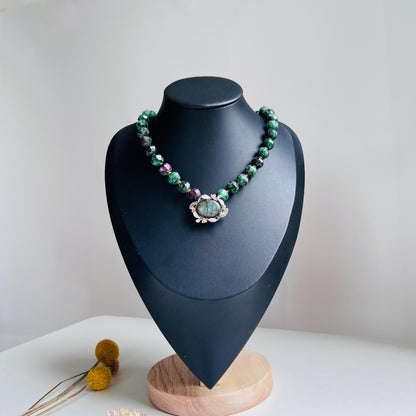 Große Smaragd-Perlenkette im Zauberwald-Stil | Labradorit spiritueller Anhänger | Vintage Gothic Schmuck | Einzigartiges Geschenk