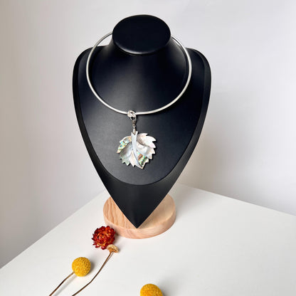 Halskette mit Abalone-Blatt-Anhänger|Natürlicher Muschelschmuck|Boho-Sommerstil|Handgefertigte Halskette im Ozean-Stil