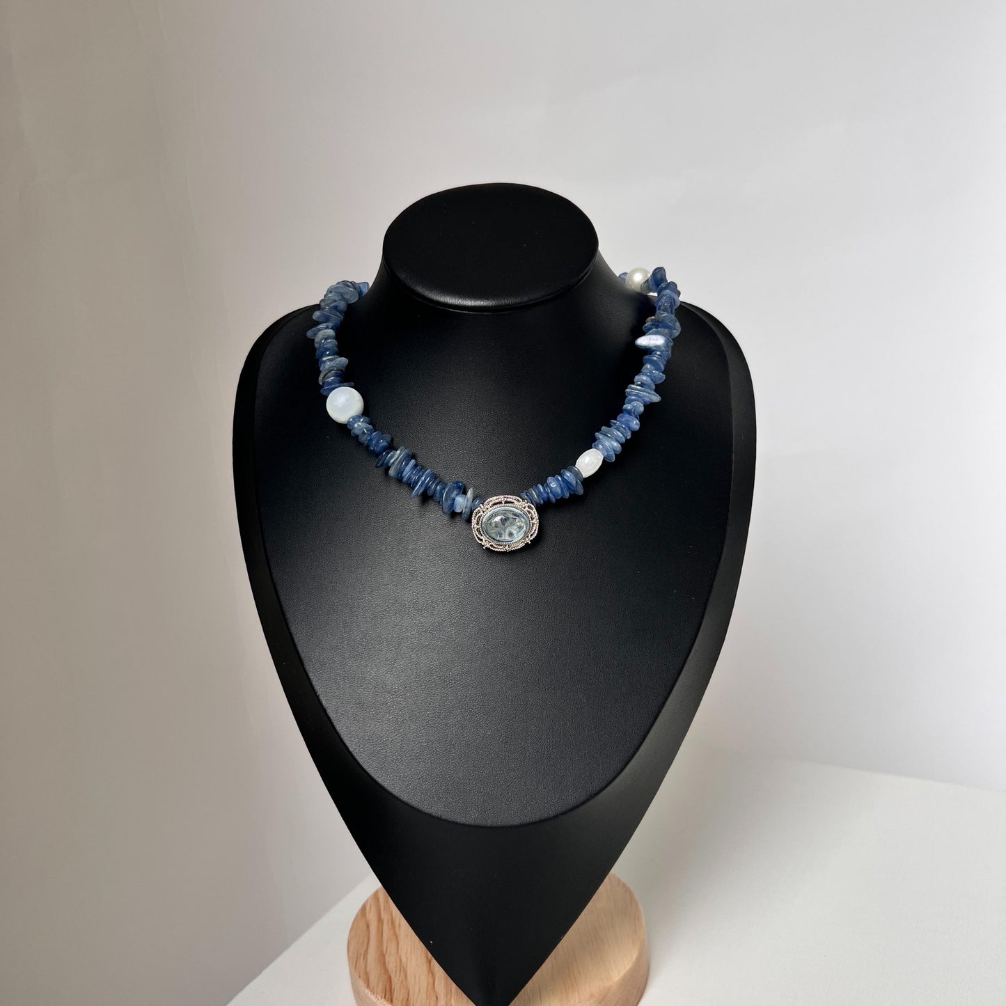 Raw Sapphire-Inspired Irregular Necklace｜Natural Kyanite, Aquamarine & Pearl Beaded Necklace｜Handmade Spiritual Blue Gemstone Jewelry