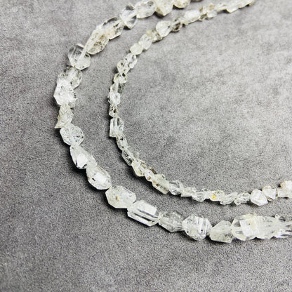 Rohquarz-Minensplitter, große, ungeschliffene Perlen | 40 cm Strang · 13 g · ~9 × 5,5 × 4 mm | Raue Kristallstruktur für selbstgemachte Armbänder und Halsketten