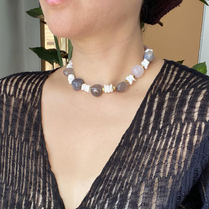Klobige Boho Statement Halskette – Natürlicher Achat &amp; Muschelperlen, Rosa Perlmutt, 42 cm verstellbares Halsband, Heilkristall Geschenk für Sie