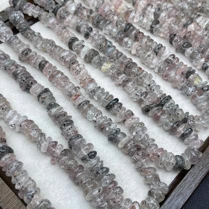 Unregelmäßige Glimmer‑Rosenquarz‑Nuggets 11 mm | Phantom‑Effekt, schwarze Glimmereinschlüsse & Handpoliert für DIY Armbänder, Halsketten