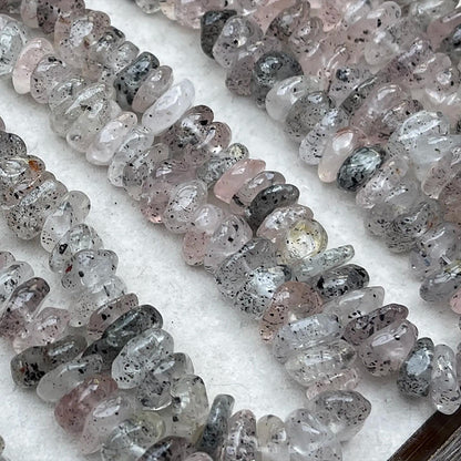 Unregelmäßige Glimmer‑Rosenquarz‑Nuggets 11 mm | Phantom‑Effekt, schwarze Glimmereinschlüsse & Handpoliert für DIY Armbänder, Halsketten