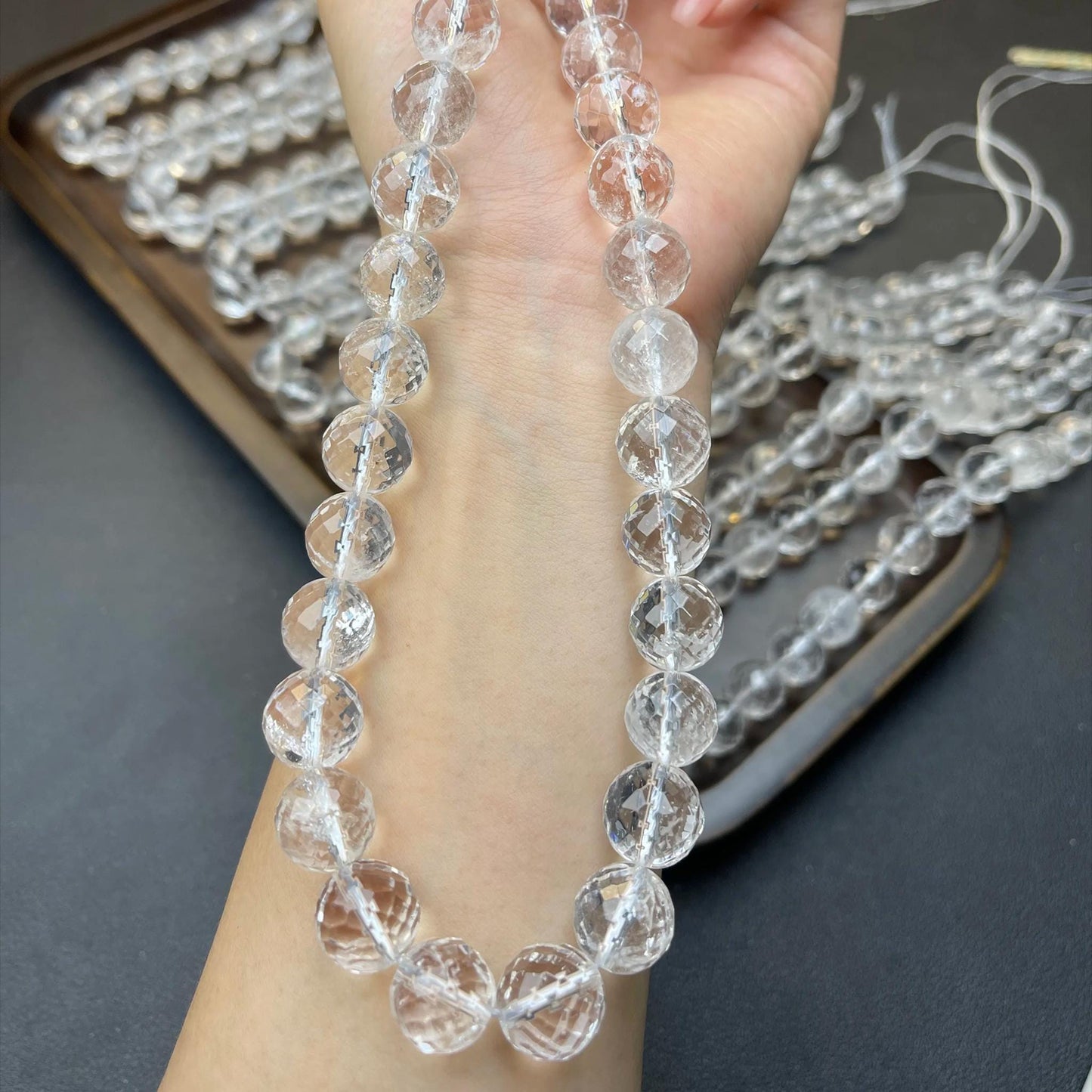 Natürliche brasilianische weiße Quarz-Crackle-Perlen 11–12 mm | Mittleres Loch · Facettierte Kristall-Crack-Textur · DIY-Armbänder, Halsketten &amp; Ohrringe