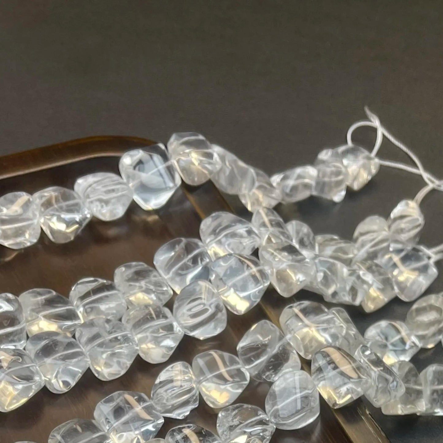 Natürliche weiße Quarznugget-Perlen 13–14 mm | Brasilianischer klarer Kristallstrang 38 cm · Ungeschliffene facettierte Edelsteinperlen zur DIY-Schmuckherstellung