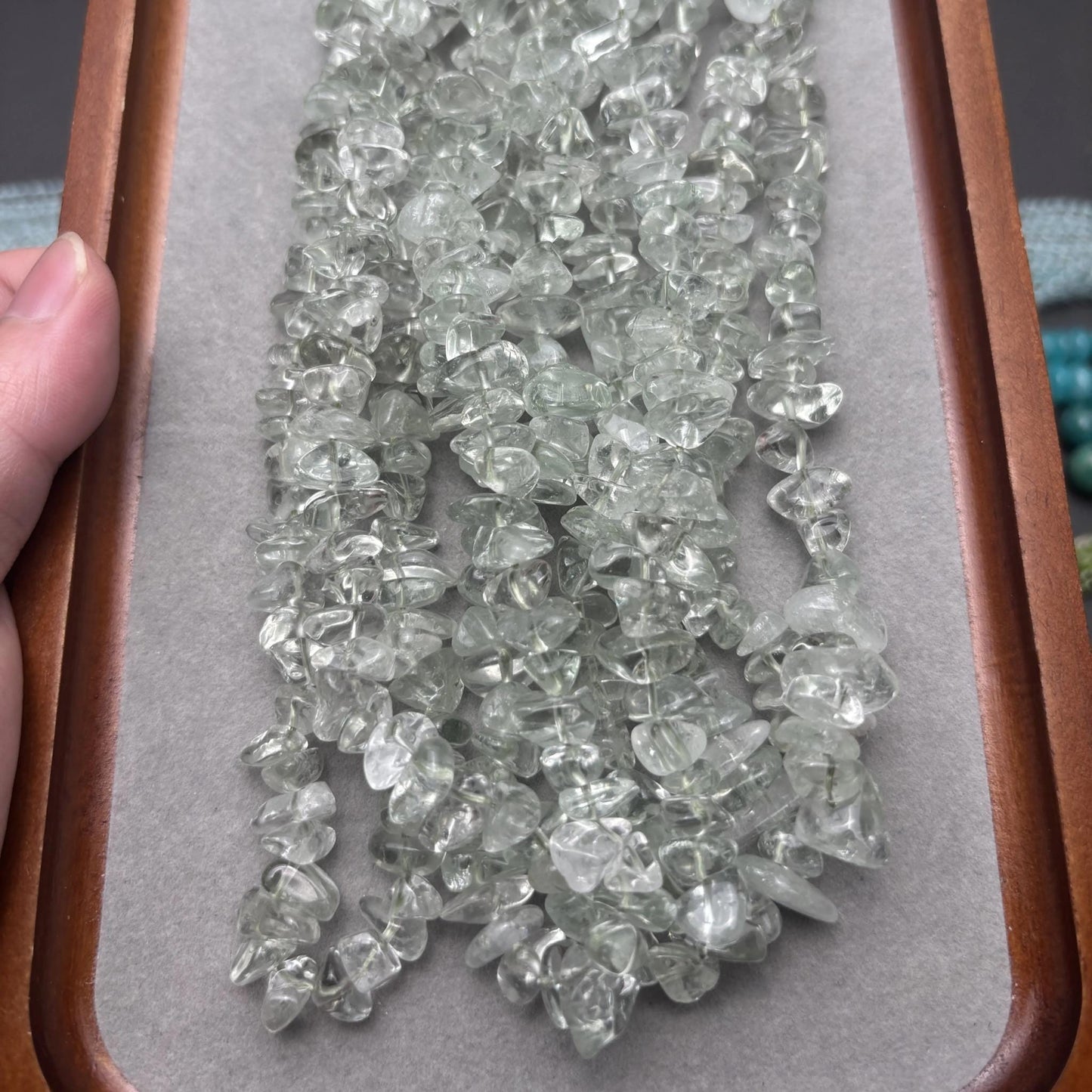 Naturgrüne Quarz-Chips Edelsteinperlen – Polierte unregelmäßige Splitterperlen für DIY-Schmuck, ca. 38cm Strang für Armbänder & Ketten