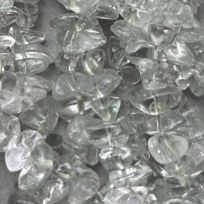 Naturgrüne Quarz-Chips Edelsteinperlen – Polierte unregelmäßige Splitterperlen für DIY-Schmuck, ca. 38cm Strang für Armbänder & Ketten