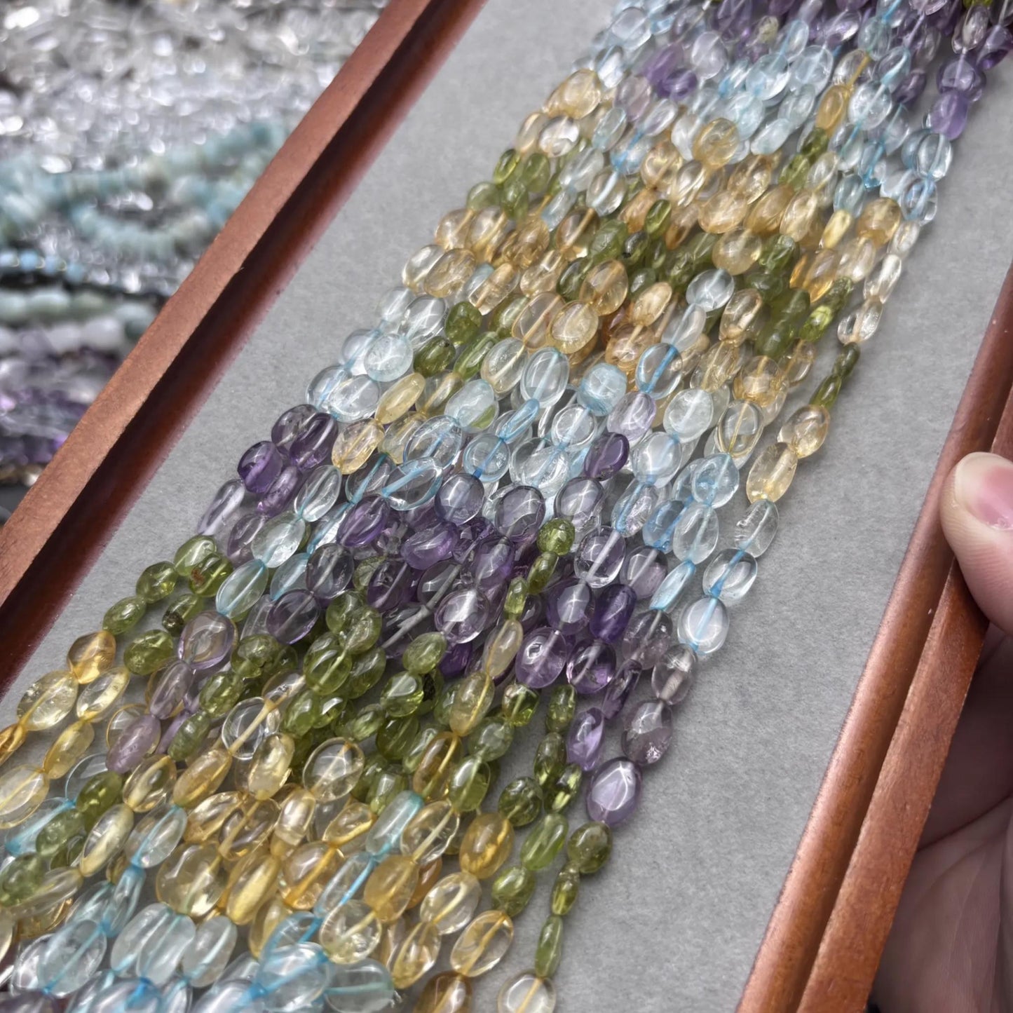 Bunte Edelsteinperlen Oval Nuggets – Amethyst, Citrin, Blauquarz & Grünquarz für DIY-Schmuck, Halbedelsteine, 1 Strang ca. 38cm