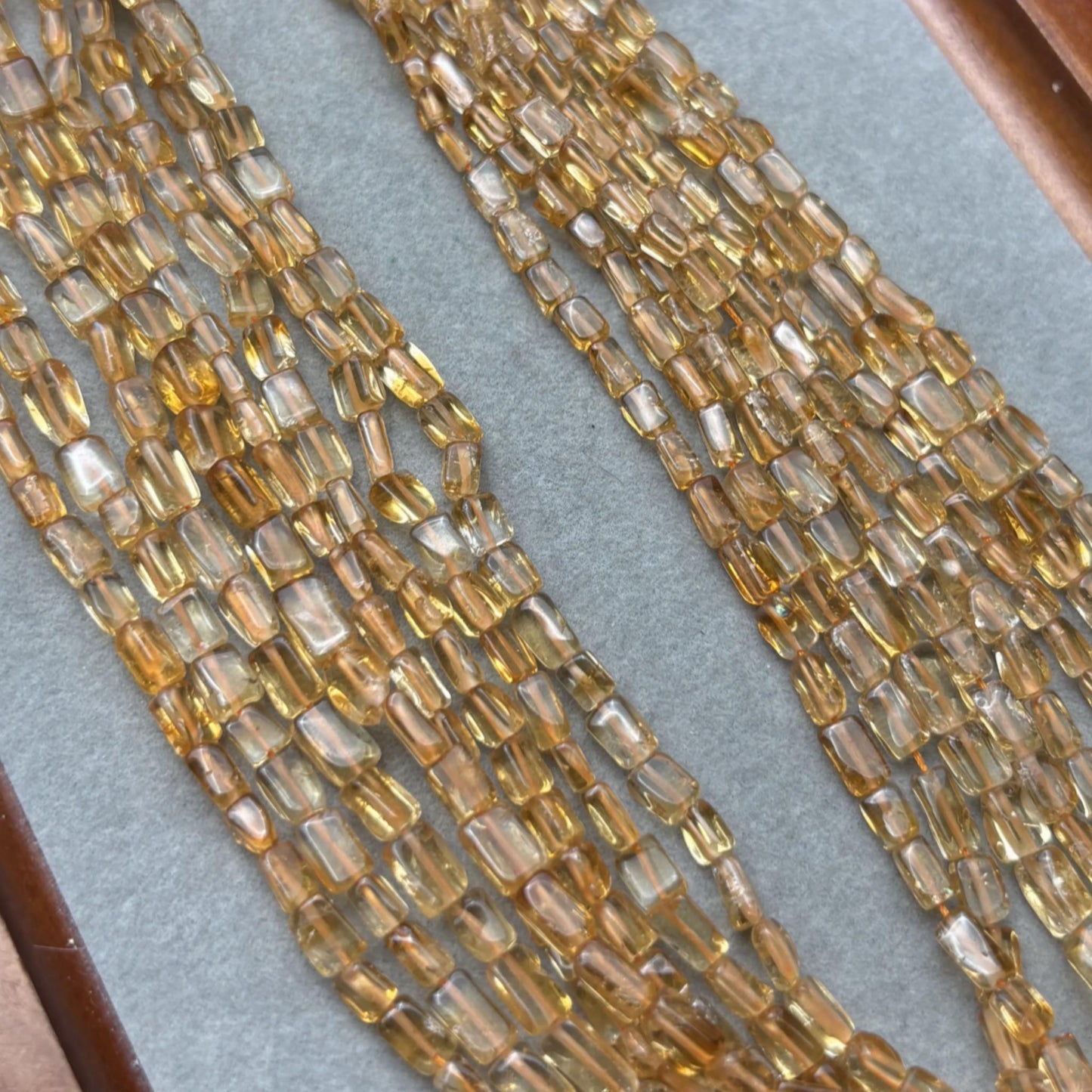 Naturgelbe Citrin-Würfelperlen – Hochtransparente Edelsteinwürfel aus Indien für DIY-Schmuck, eine gebohrte Strangperle, ca. 38 cm