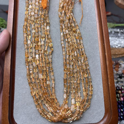 Naturgelbe Citrin-Würfelperlen – Hochtransparente Edelsteinwürfel aus Indien für DIY-Schmuck, eine gebohrte Strangperle, ca. 38 cm