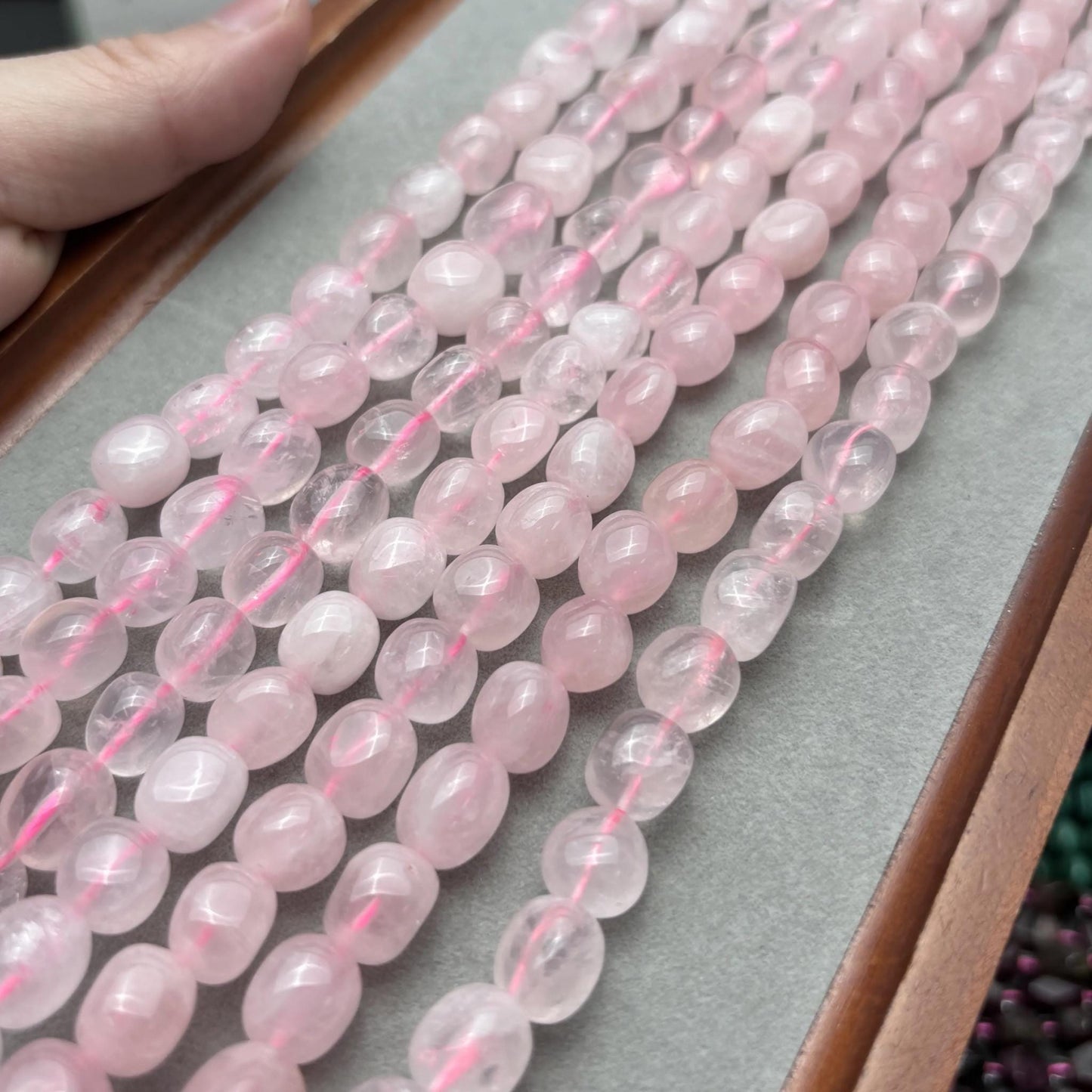 Rosa Rosenquarz Nugget Perlen für Schmuckherstellung, naturbelassene unregelmäßige Kristallperlen, 38cm Strang für DIY Projekte