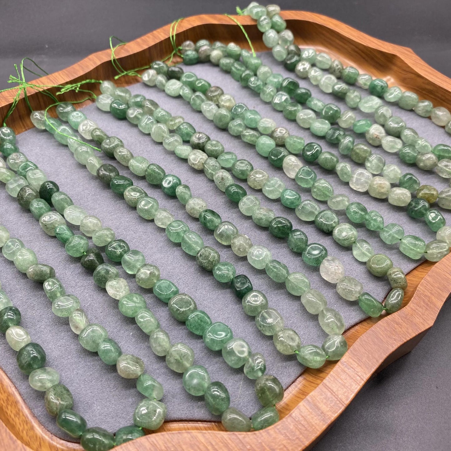 Natürliche grüne Strawberry-Quarz Perlen Strang–Unregelmäßige Nugget Edelsteinperlen für Schmuckherstellung, DIY Armband Halskette