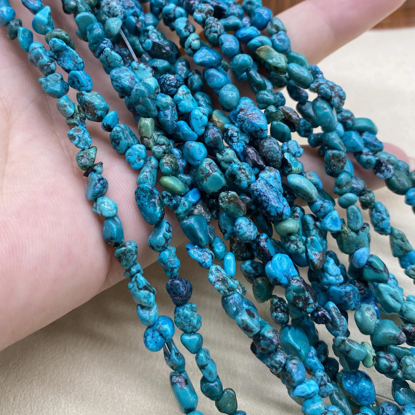 Natürliche Türkis Splitterperlen Strang – Unregelmäßige Nugget Edelsteinperlen für Schmuckherstellung, Heilsteine, Boho DIY Armband Kette