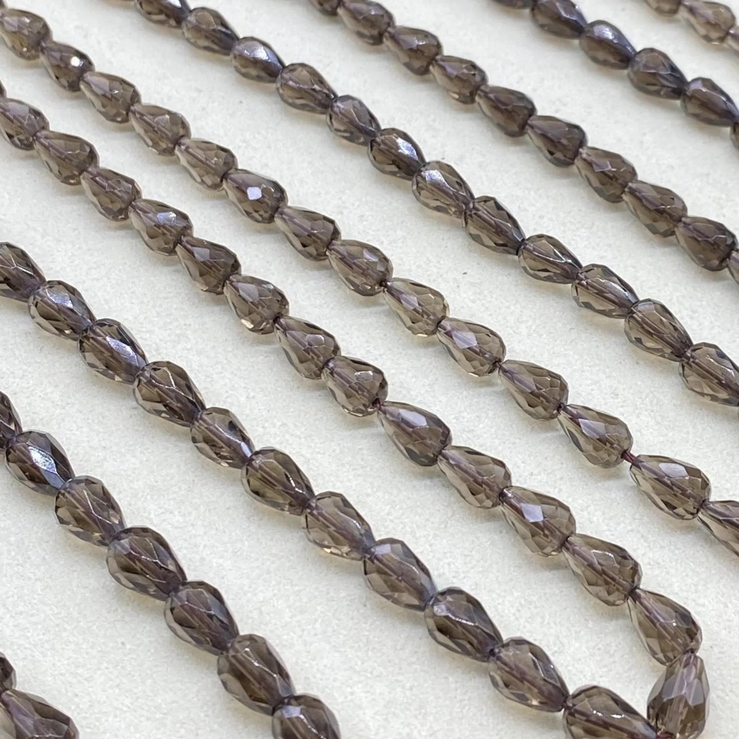 Facettierte Rauchquarz Tropfenperlen für DIY Schmuck, Natur Edelstein Strang, Teardrop Form, handgeschliffen, ca. 38cm lang