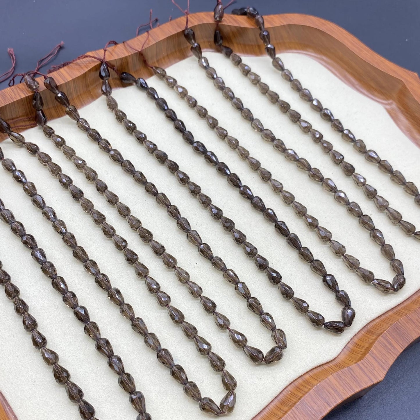 Facettierte Rauchquarz Tropfenperlen für DIY Schmuck, Natur Edelstein Strang, Teardrop Form, handgeschliffen, ca. 38cm lang