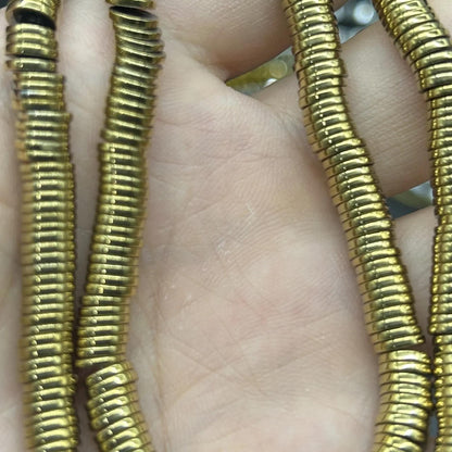 Metallische Heishi Spacer Perlen in Silber Gold für DIY Schmuck, flache runde Zwischenperlen für Armband Halskette ca. 38cm Strang