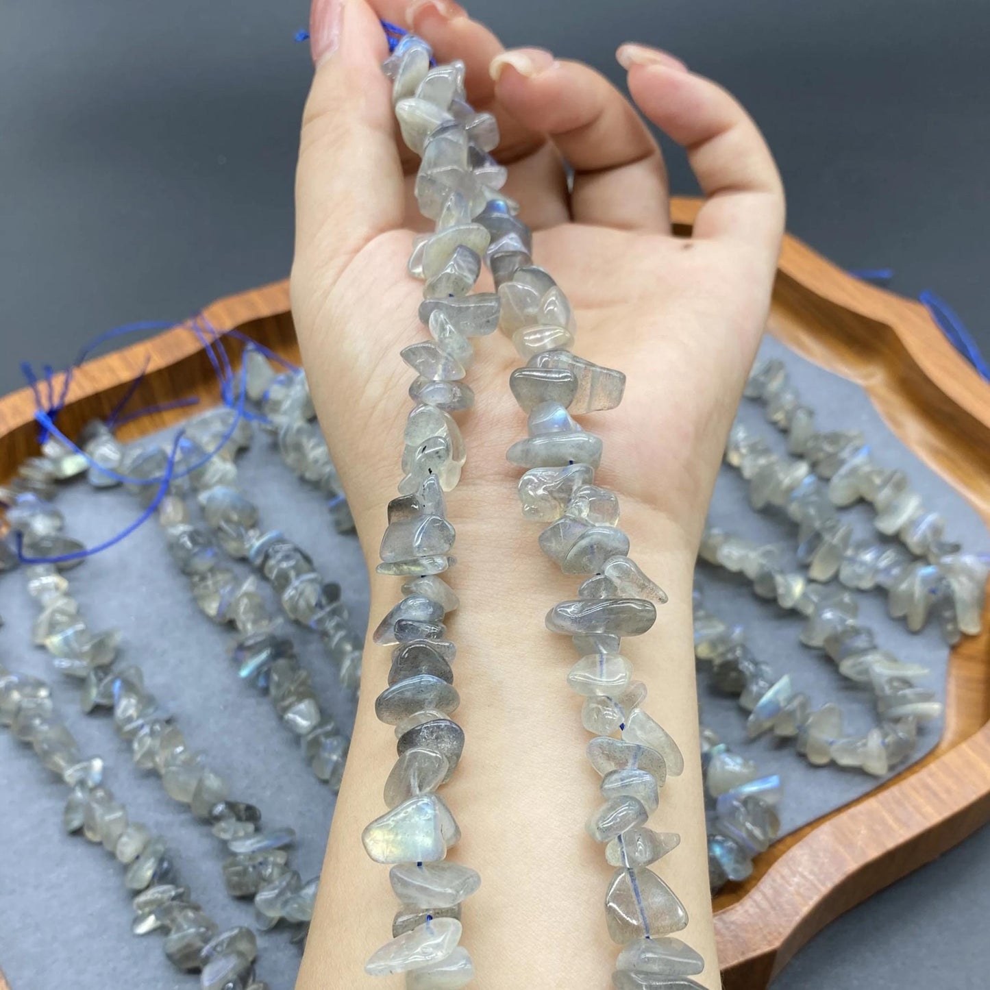 Natürliche Labradorit Splitterperlen Strang, graue unregelmäßige Nugget Edelstein Spacer, glänzende Kristallperlen für DIY Schmuck