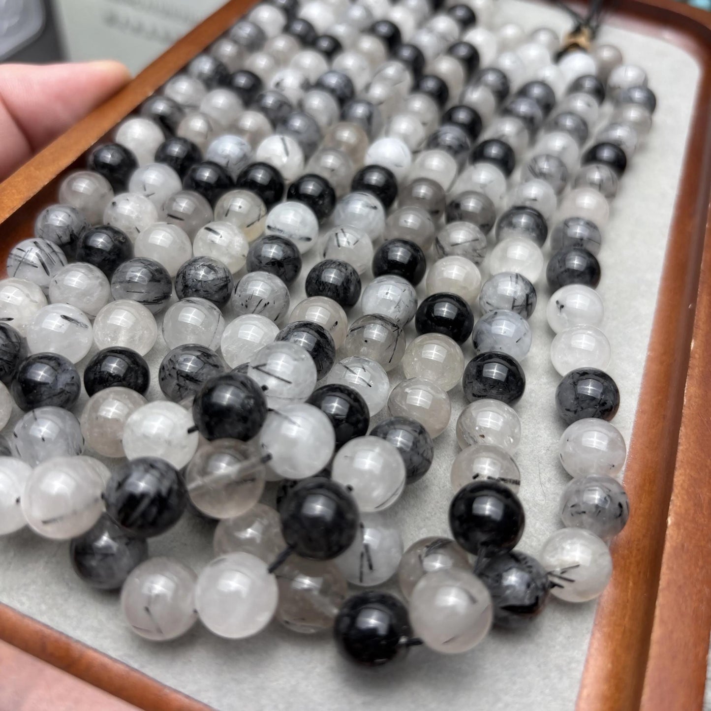 Natürliche schwarze Rutilquarz Perlen für DIY Schmuckherstellung – Edelstein Rundperlen mit Einschlüssen, Glatte 10mm Perlenstrang 38cm