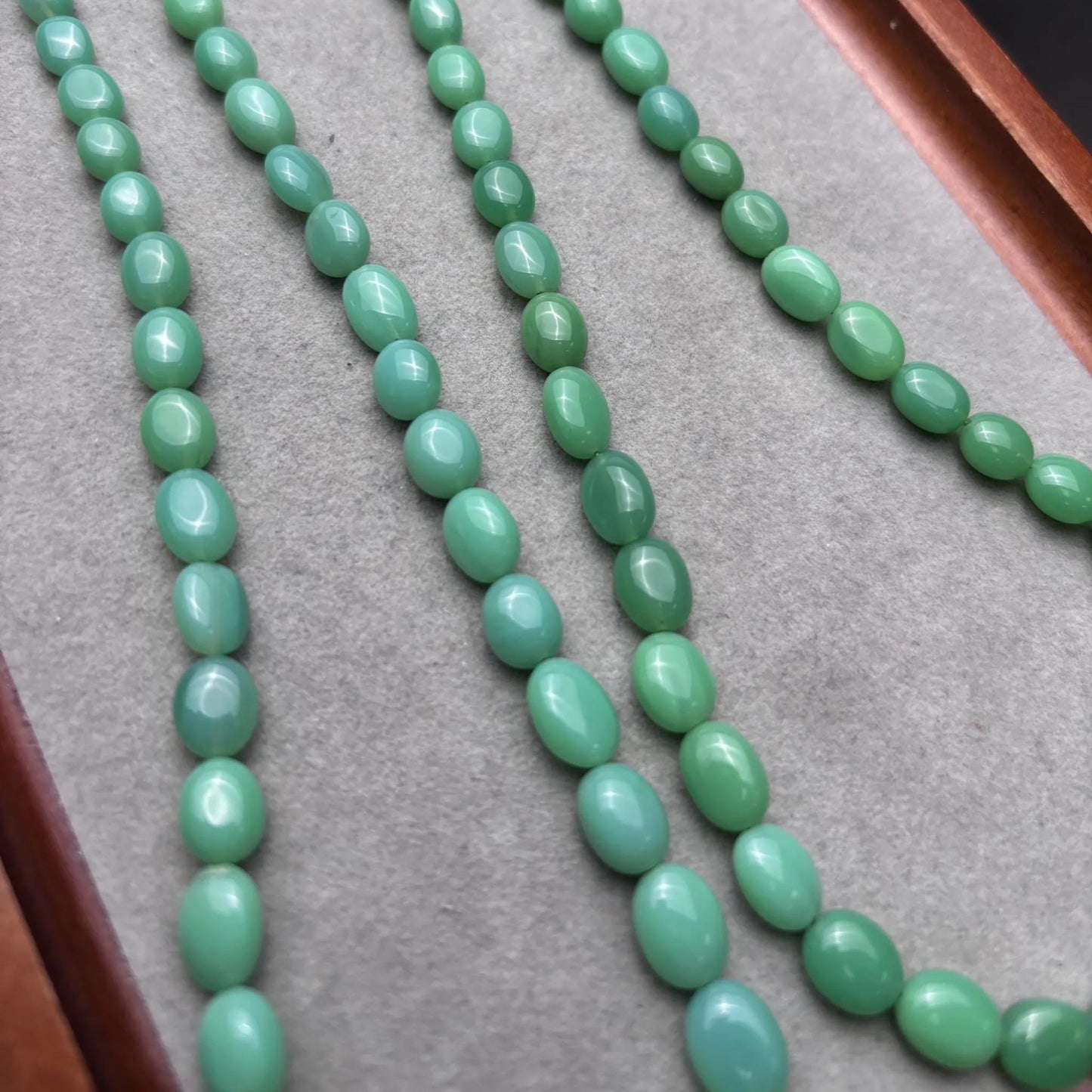 Natürliche grüne Aventurin Oval Cabochon Perlen – Polierte Edelsteinperlen für DIY Schmuckherstellung Kette Armband Strang ca. 40cm