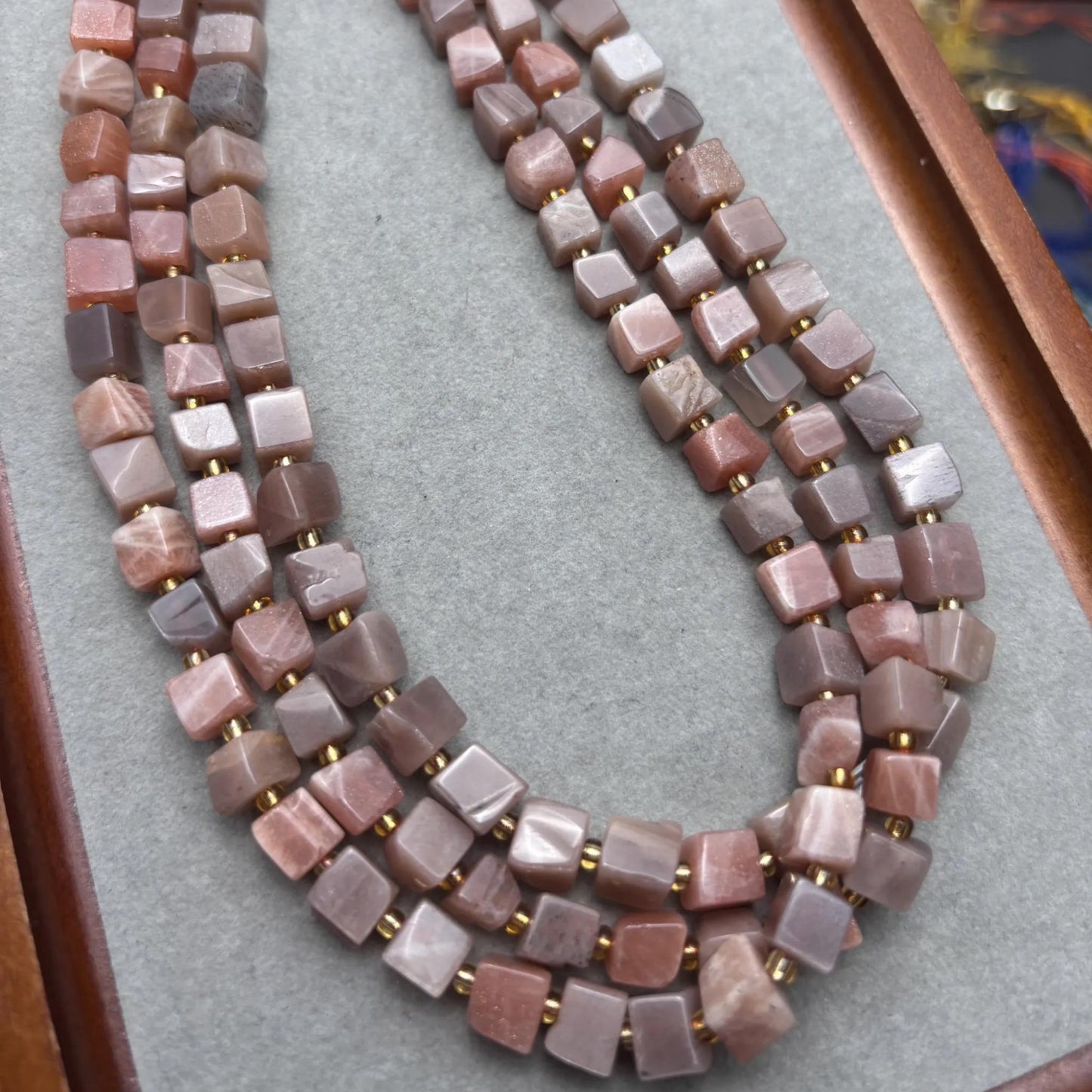 Natürliche Sonnenstein Würfelperlen Strang, polierte Feldspat Edelstein Quadratperlen für Schmuckherstellung, Heilstein Bastelbedarf