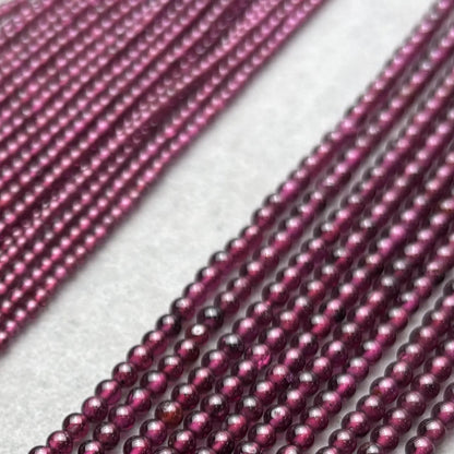 Natürliche Rhodolith Granat Perlen rund glatt Mikroperlen Edelsteinstrang für DIY Armbänder Halsketten Schmuckdesign 2mm 38cm
