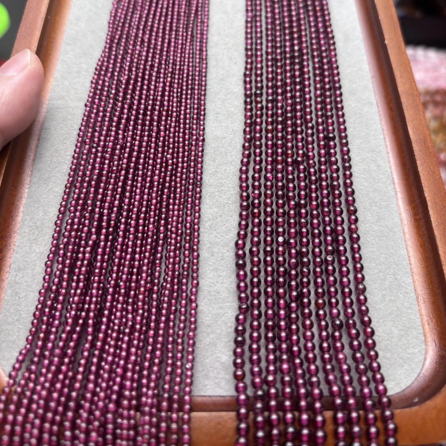 Natürliche Rhodolith Granat Perlen rund glatt Mikroperlen Edelsteinstrang für DIY Armbänder Halsketten Schmuckdesign 2mm 38cm