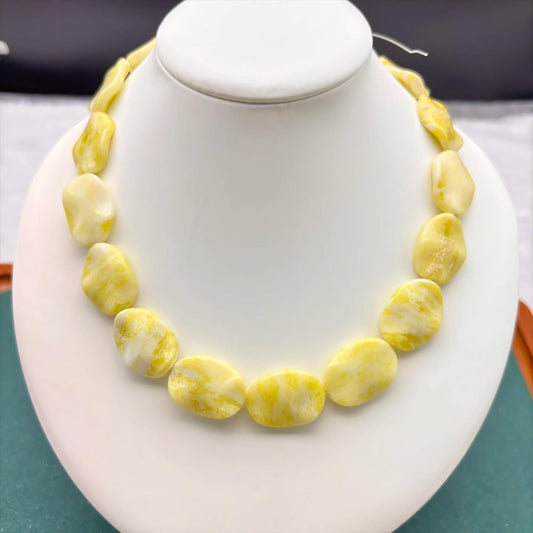 Natürliche Zitronenjade flache Nuggets, gelbe ovale Trommelsteine, polierter Strang für DIY Schmuckherstellung und Boho Ketten Design