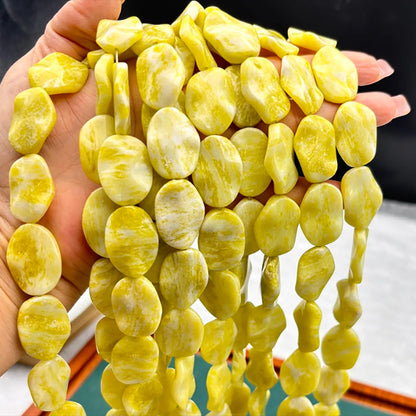 Natürliche Zitronenjade flache Nuggets, gelbe ovale Trommelsteine, polierter Strang für DIY Schmuckherstellung und Boho Ketten Design