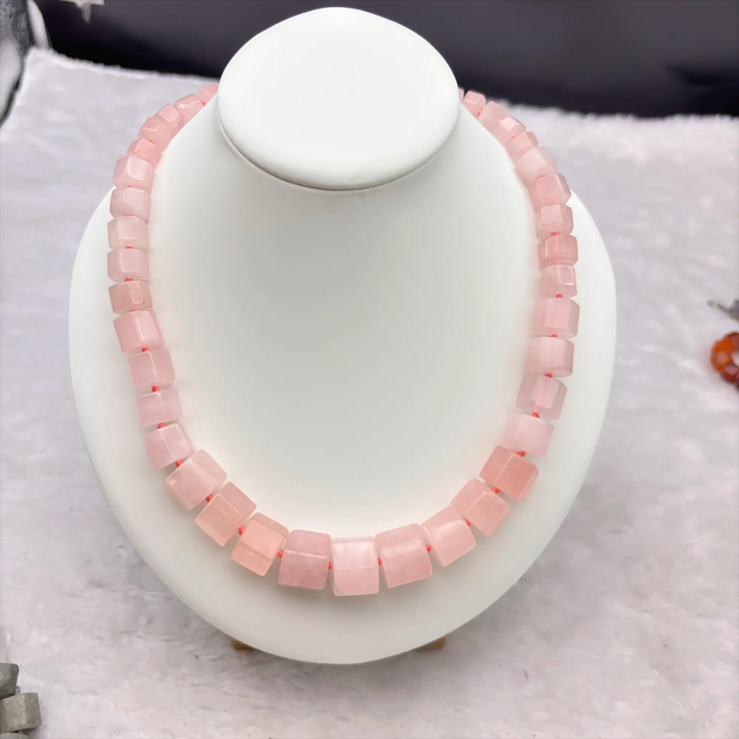 Natürliche Edelstein Würfelperlen für DIY Schmuck –Sechsseitig geschliffene Perlenstränge in bunten Farben, ideal für Halsketten & Armbänder