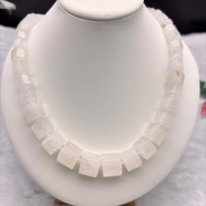 Natürliche Edelstein Würfelperlen für DIY Schmuck –Sechsseitig geschliffene Perlenstränge in bunten Farben, ideal für Halsketten & Armbänder