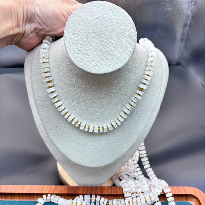 Natürliche weiße Quarz Heishi-Perlen mit goldenen Abstandshaltern – Kristallscheiben für DIY Schmuck, Halsketten & Armbänder