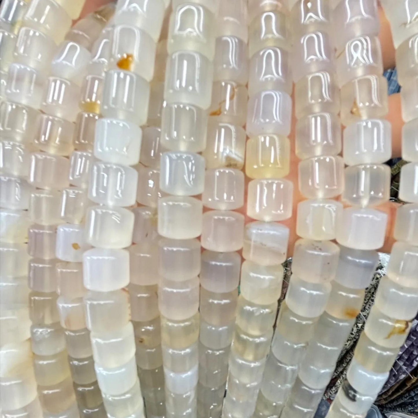 Weiße Achat Zylinder Perlen Strang, glatte polierte Barrel Form Edelsteine für DIY Armbänder, Halsketten, Boho Schmuckdesign