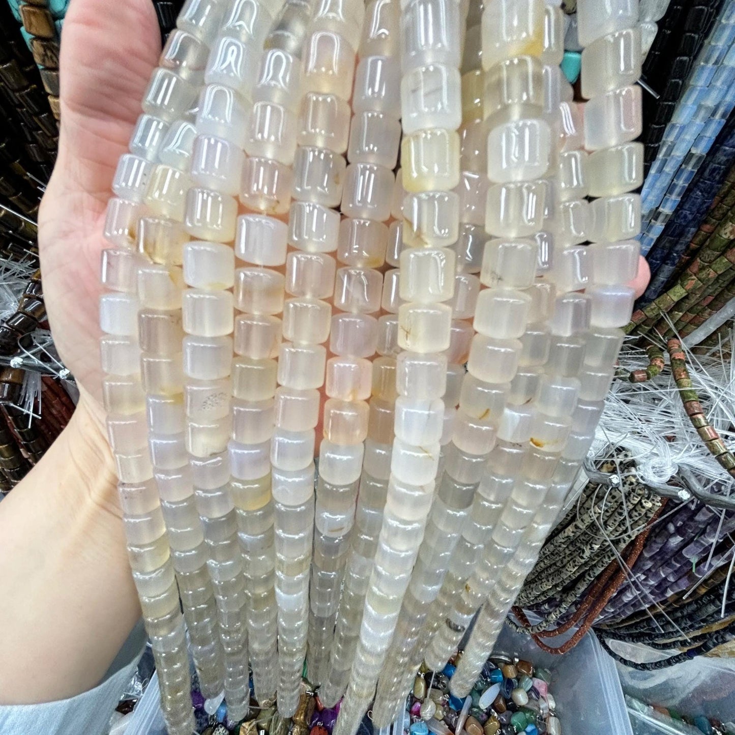 Weiße Achat Zylinder Perlen Strang, glatte polierte Barrel Form Edelsteine für DIY Armbänder, Halsketten, Boho Schmuckdesign