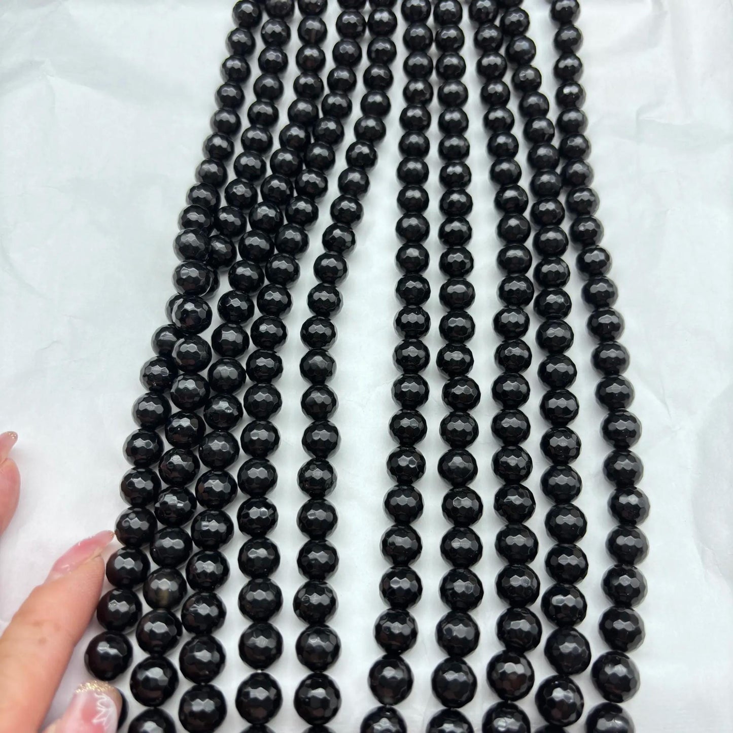 Facettierte schwarze Achatperlen – Natürliche runde Edelsteinperlen für DIY-Schmuck, glänzend, 1 Strang ca. 38cm, klassisch & elegant