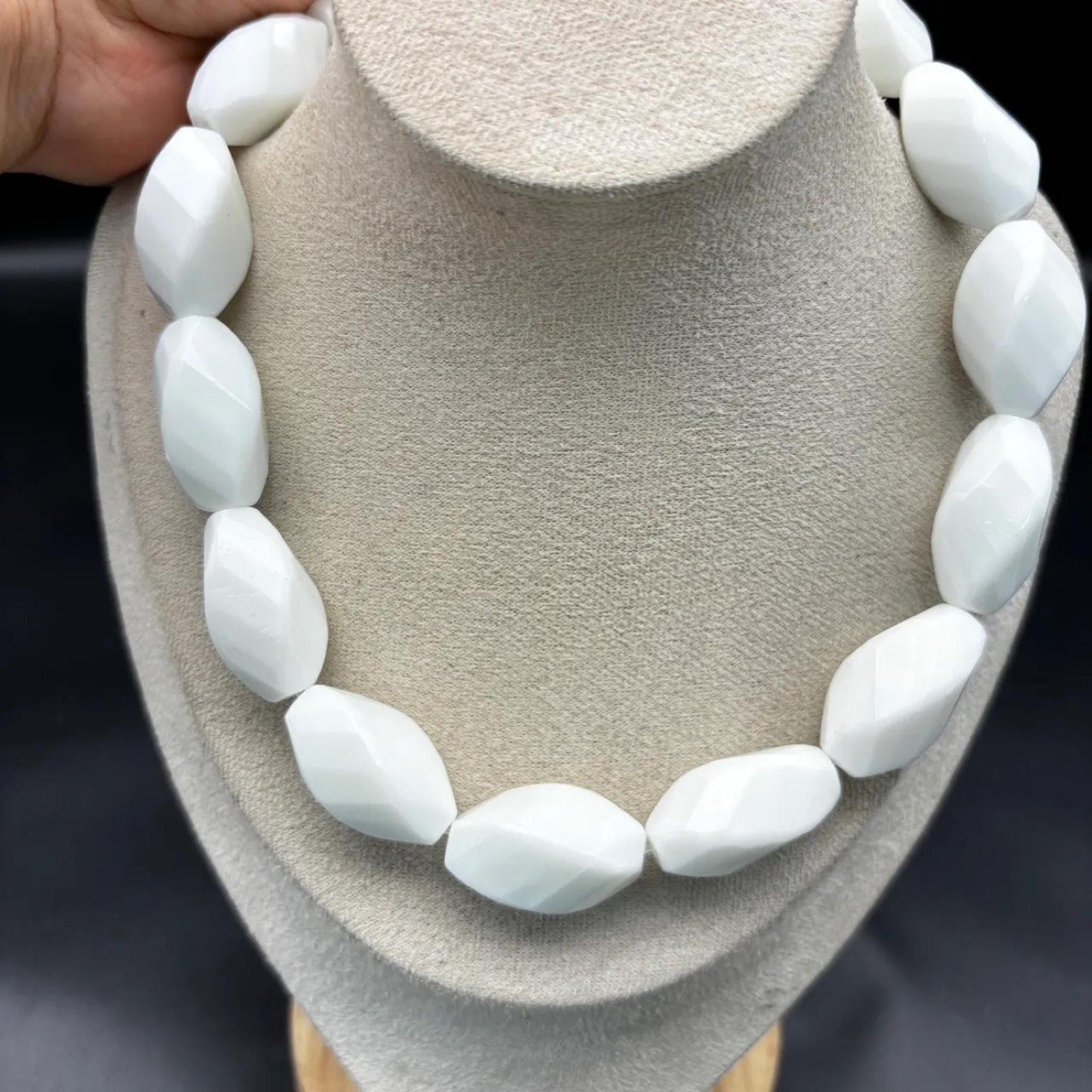 Natürliche weiße Achat Perlen, große facettierte ovale Edelsteine mit Mittelbohrung, polierter Strang für DIY Schmuckherstellung
