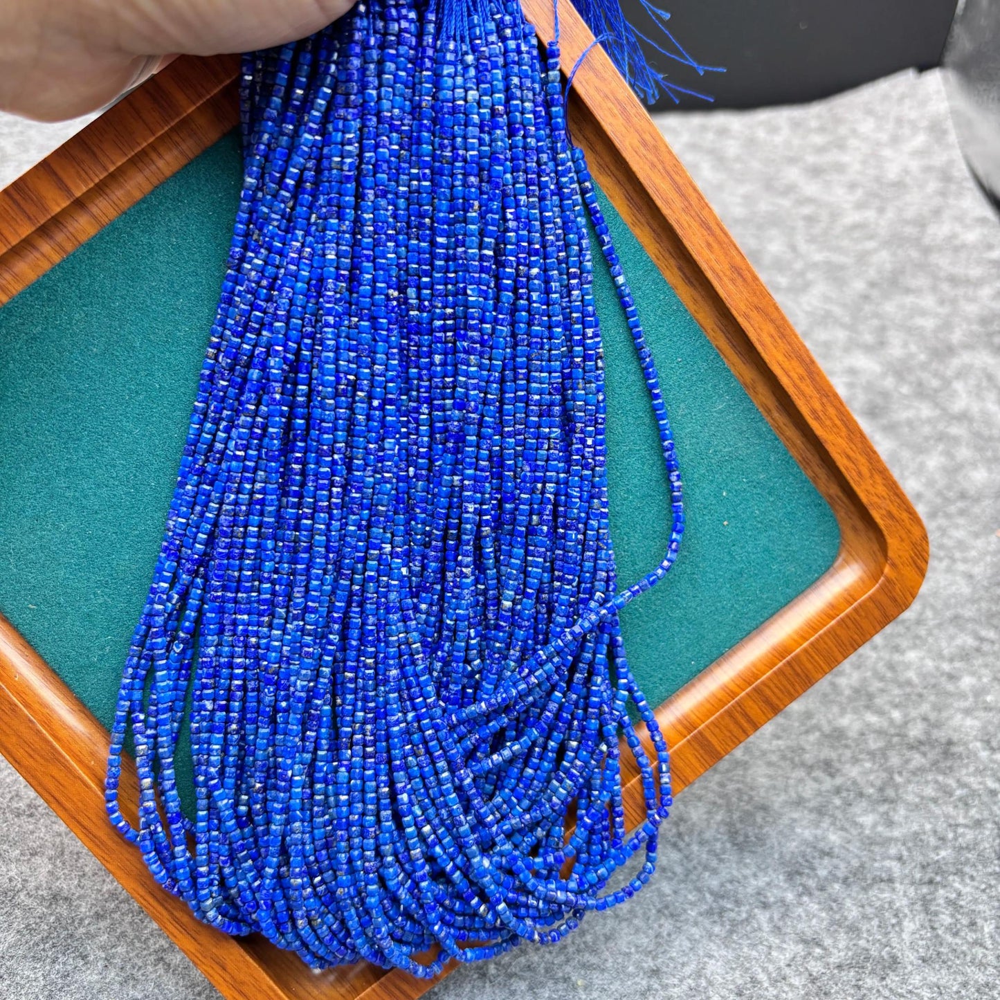 Natürliche Lapislazuli Mikroperlen, 2.2 mm runde polierte Edelsteinperlen mit Mittelbohrung für zarten DIY Schmuck