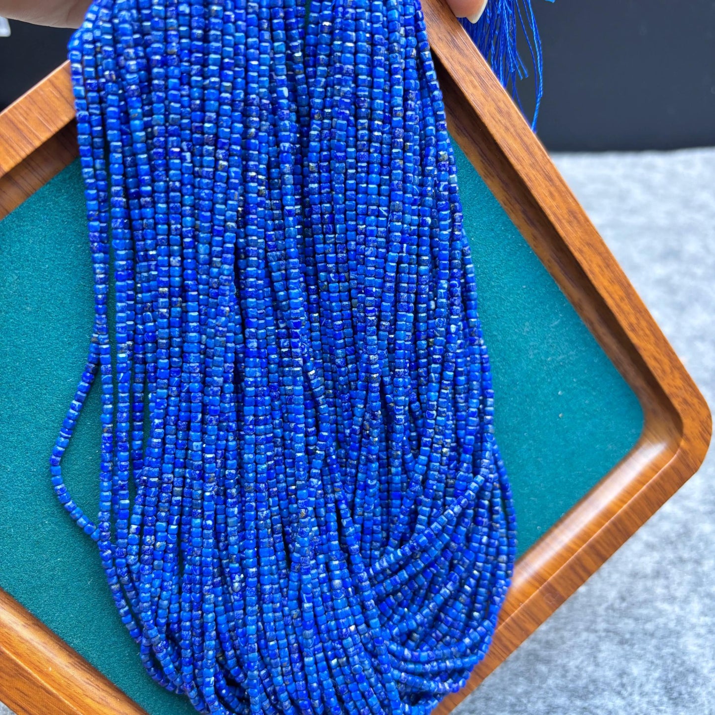 Natürliche Lapislazuli Mikroperlen, 2.2 mm runde polierte Edelsteinperlen mit Mittelbohrung für zarten DIY Schmuck