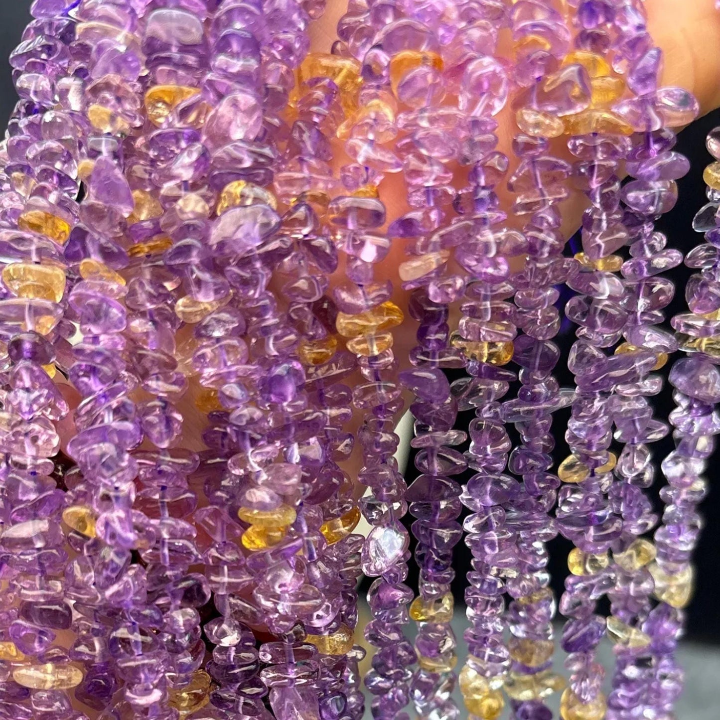 Natürliche Ametrin Chips Perlen, polierte Amethyst Citrin Mix Nuggets, mittig gebohrt, Edelstein Strang für DIY Schmuckherstellung