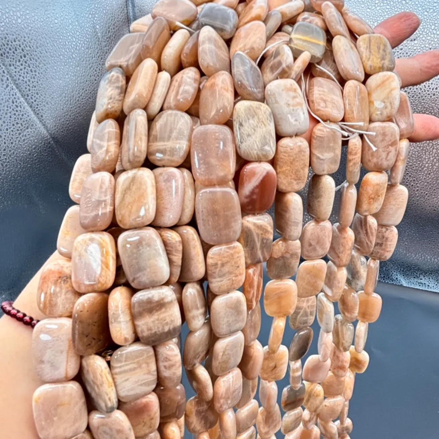 Natürliche Sonnenstein Rechteckperlen, polierte Edelstein Nuggets, Center Drilled Pillow Beads Strang für DIY Schmuckherstellung