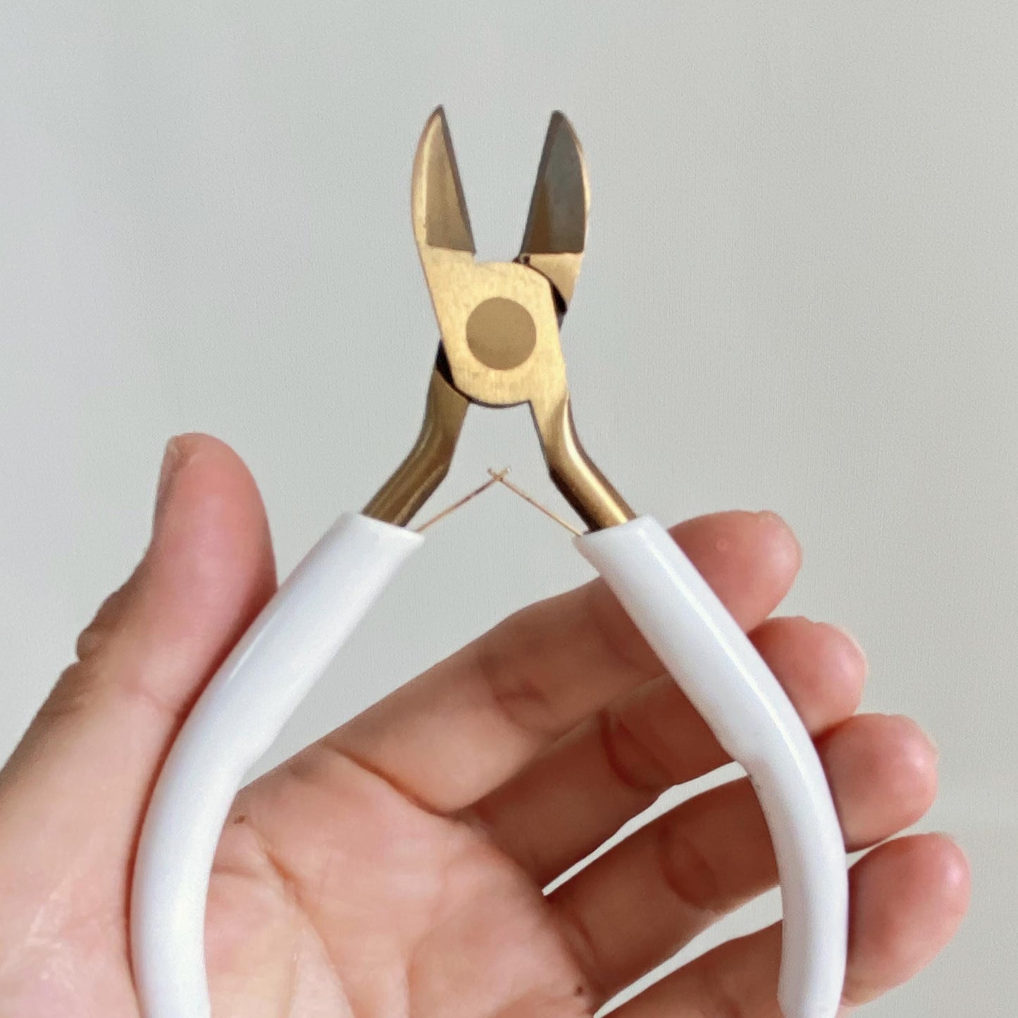 Schmuck Bastelset für Anfänger | DIY Schmuckset mit Zangen, Draht, Zubehör | Starter Kit für Armbänder und Ketten