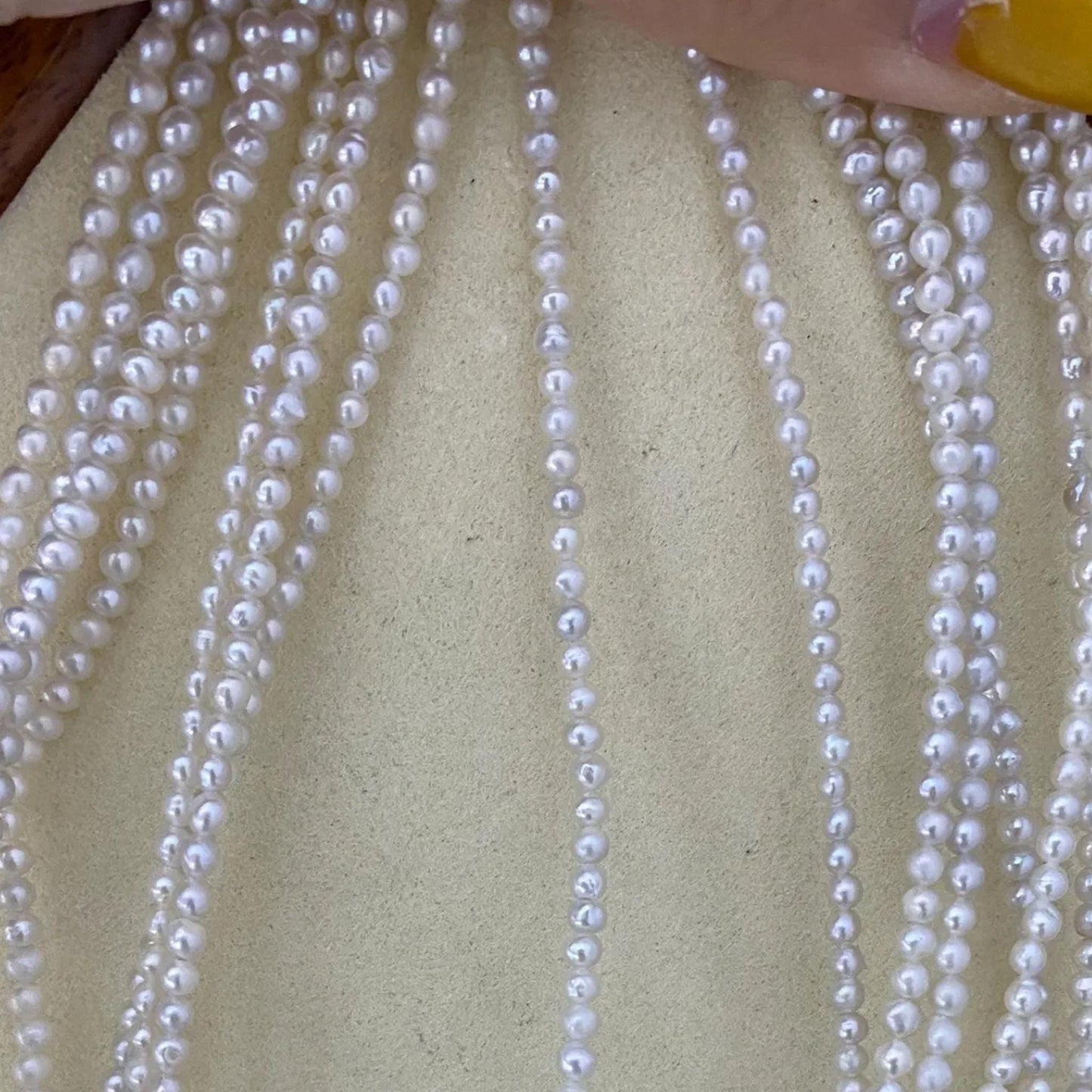 Natürliche kleine Süßwasserperlen, weiße unregelmäßige Perlenstränge mit seitlicher Bohrung, DIY Schmuckherstellung, zarte Mini Nuggets