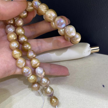 Große natürliche Süßwasserperlen in Unikatfarben – Unregelmäßige runde Perlen für DIY-Schmuck, ca. 36cm Strang, Boho-Stil