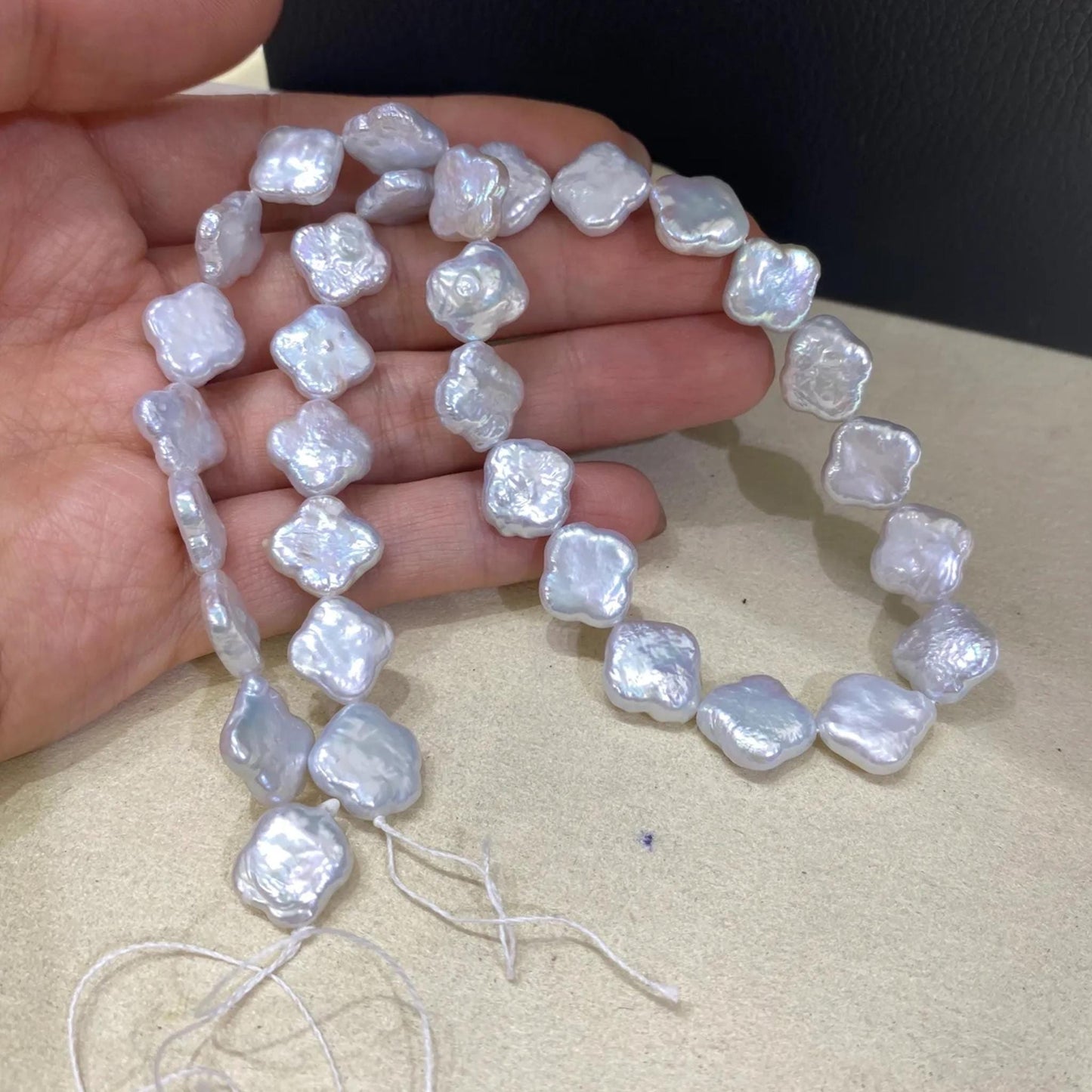 Natürliche Süßwasserperlen in Kleeblattform, unregelmäßige quadratische Nugget Perlen, weiße schimmernde Stränge für DIY Schmuckherstellung