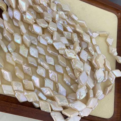 Handgefertigter Strang Champagnerfarben Diamantform Süßwasserperlen Barockperlen lose Perlen für DIY Schmuck Halsketten Armbänder Ohrringe