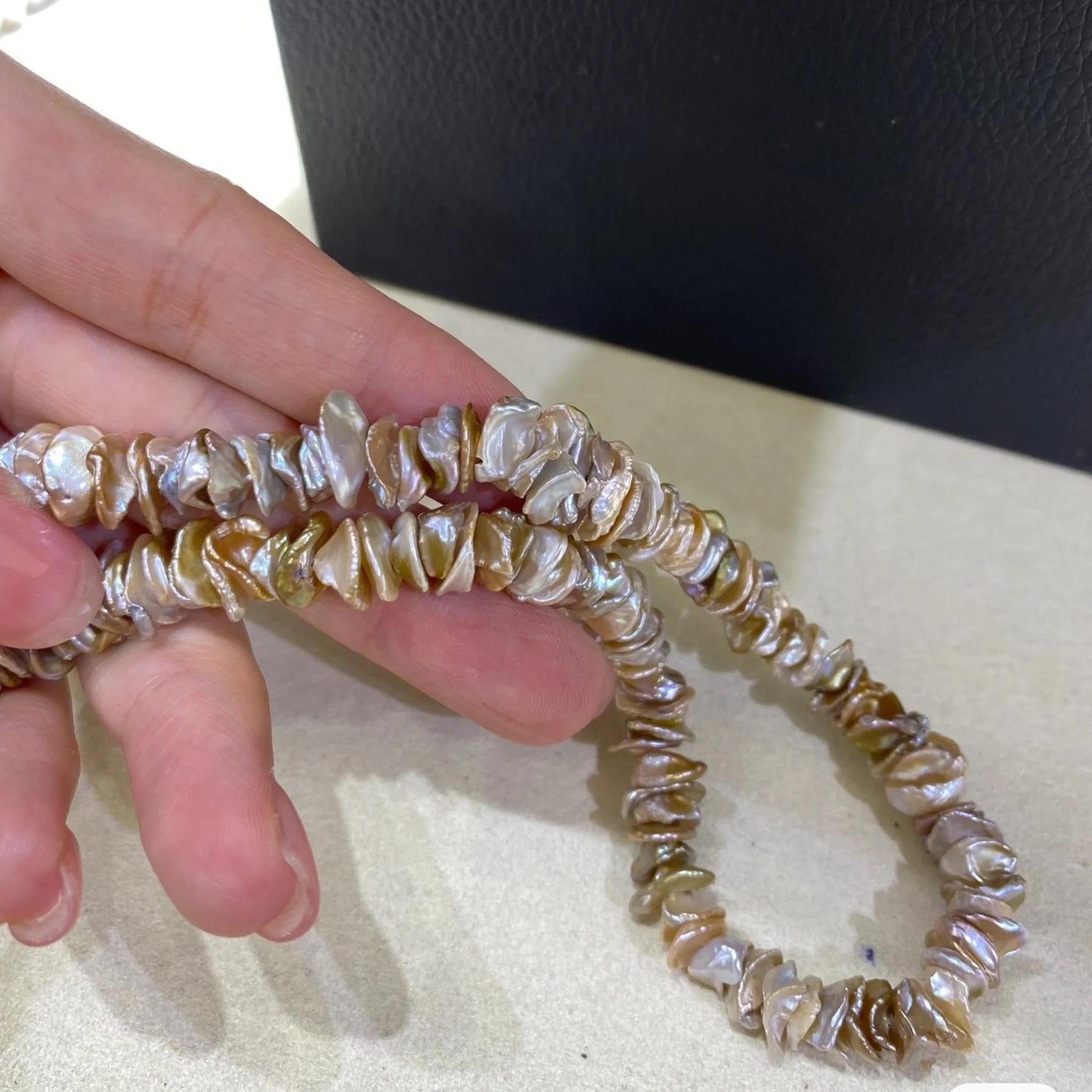 Handgefertigter Strang aus natürlichen unregelmäßigen blassrosa Barock Süßwasserperlen für DIY Schmuck Halsketten Armbänder Ohrringe