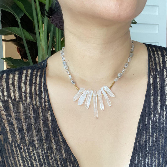 Statement Halskette mit Bergkristall-Spitzen · Crystal Choker aus klarem Quarz & schwarzem Rutilquarz · handgefertigt · Geschenk für Frauen