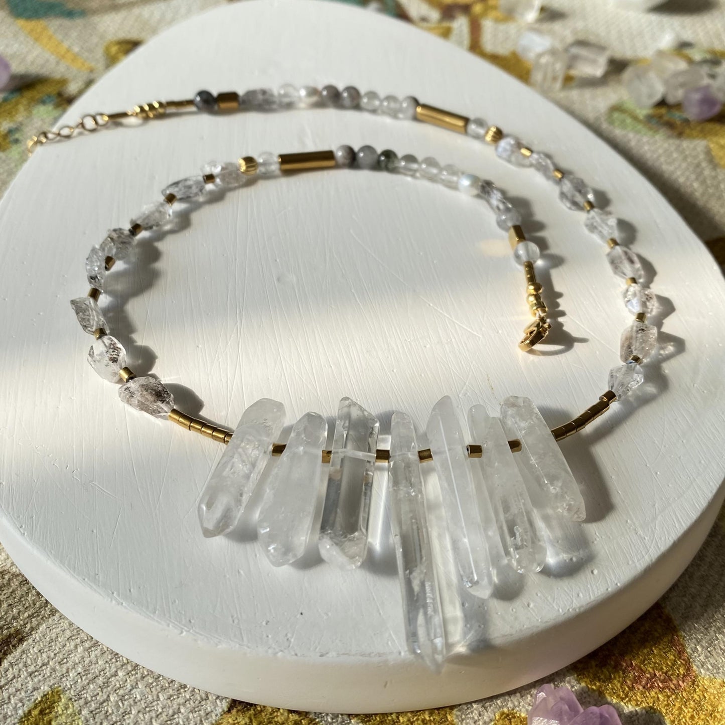 Statement Halskette mit Bergkristall-Spitzen · Crystal Choker aus klarem Quarz & schwarzem Rutilquarz · handgefertigt · Geschenk für Frauen