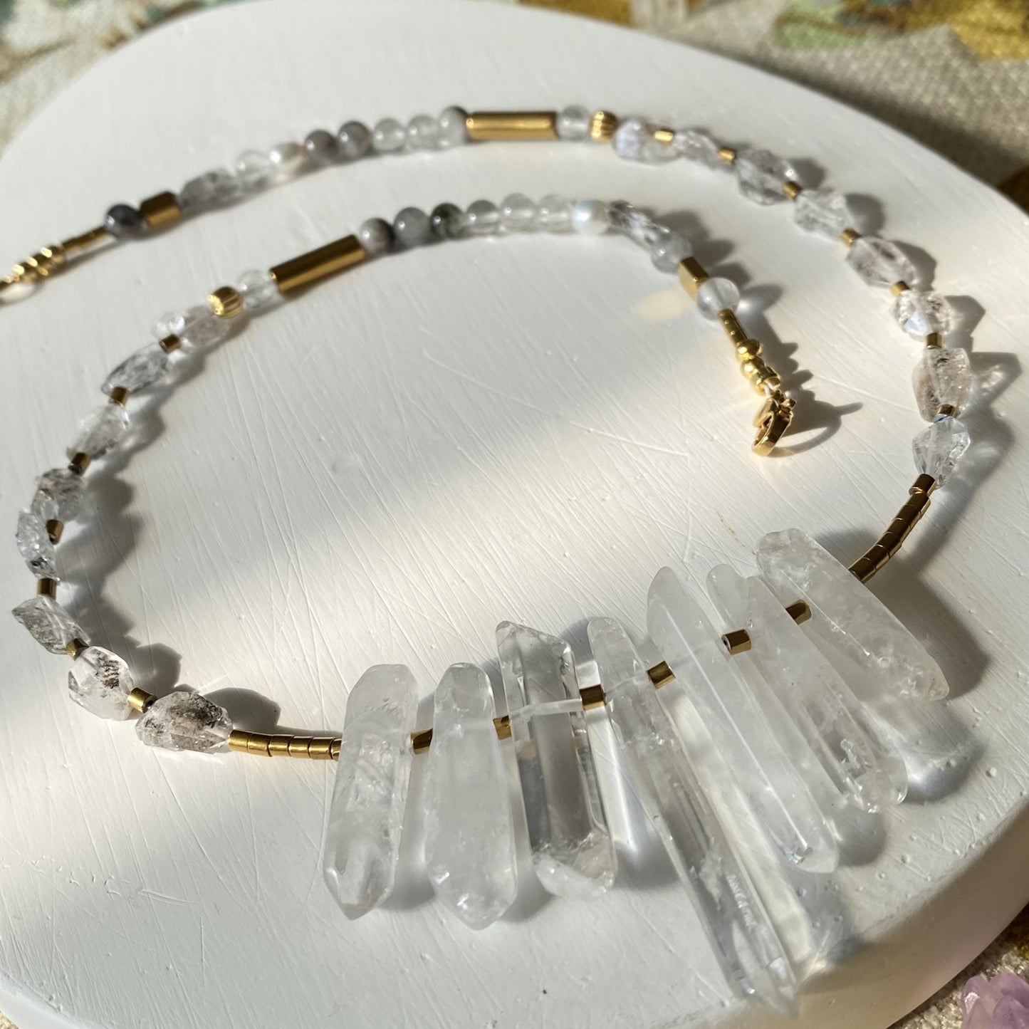 Statement Halskette mit Bergkristall-Spitzen · Crystal Choker aus klarem Quarz & schwarzem Rutilquarz · handgefertigt · Geschenk für Frauen